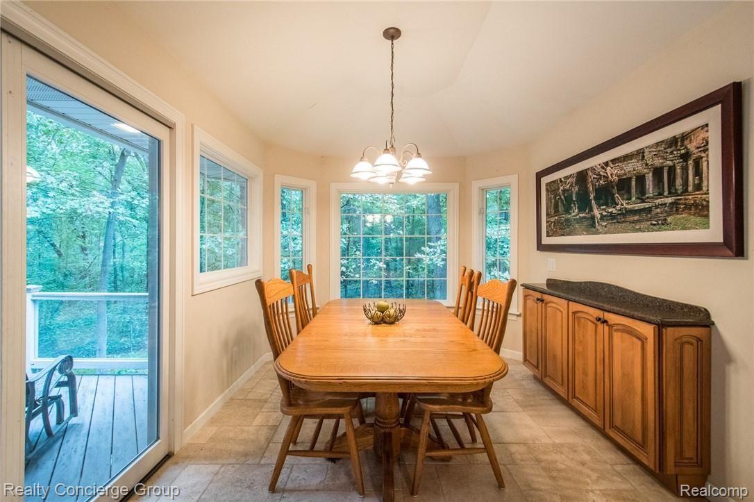 8877 River Valley Ct-17.jpg