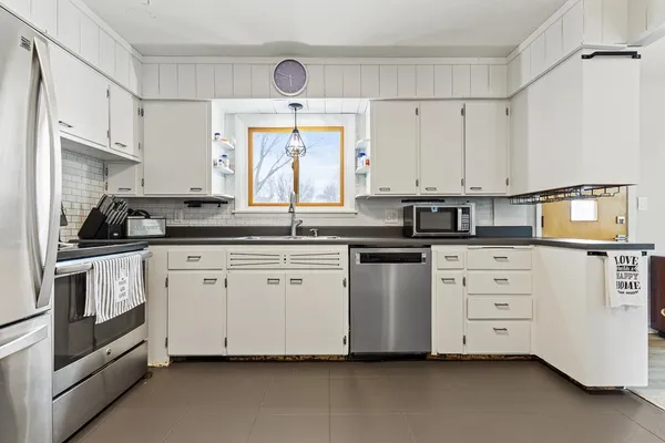 $225,000 | 215 North Hill Street, Marshall, MN 56258