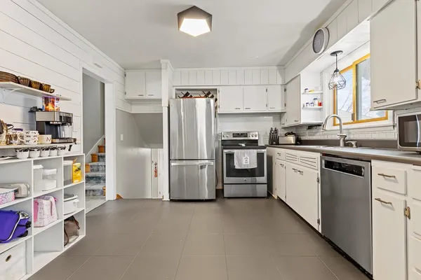 $225,000 | 215 North Hill Street, Marshall, MN 56258