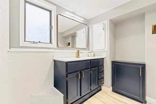 $225,000 | 215 North Hill Street, Marshall, MN 56258