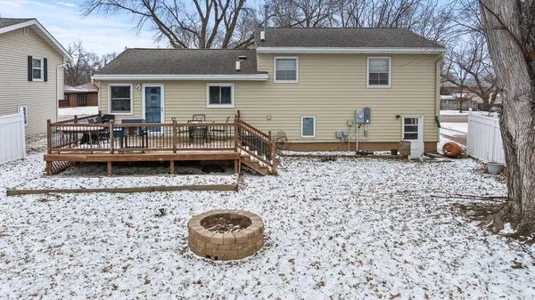 $225,000 | 215 North Hill Street, Marshall, MN 56258
