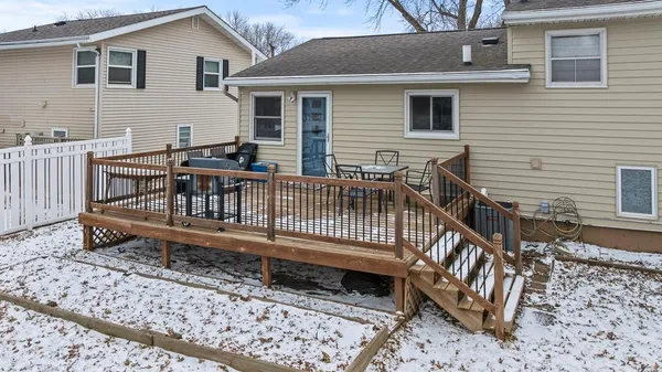 $225,000 | 215 North Hill Street, Marshall, MN 56258