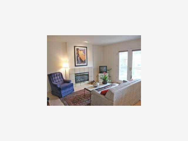 428 Bella Corte Mountain View, CA 94043 - Photo 5 of 9 a living room with furniture and window