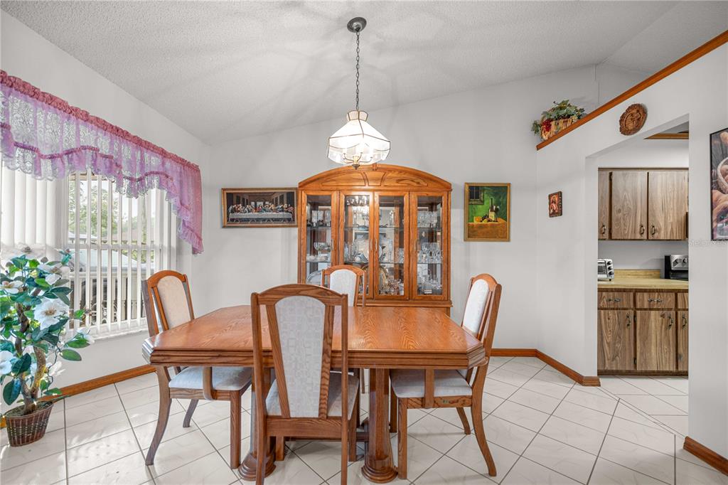 11211 Southwest 58th Avenue Road Ocala, FL 34476 - Photo 5 of 35