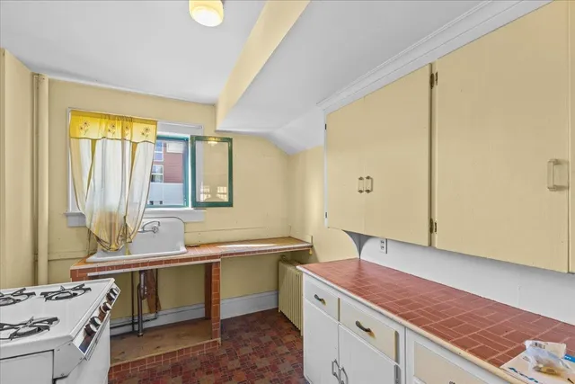 $524,900 | 227 North Avenue, Burlington, VT 05401