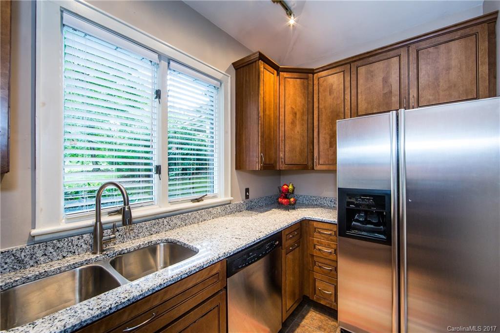 609 Queens Road, Unit B Charlotte, NC 28207 - Photo 11 of 24 Gallery Image 11
