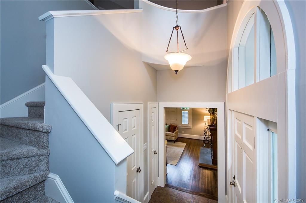609 Queens Road, Unit B Charlotte, NC 28207 - Photo 5 of 24 Gallery Image 5