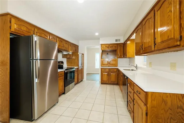 $2,445 | 408 Southeast Brownfield Drive, Lee's Summit, MO 64063