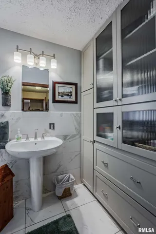 $339,000 | 285 Sally Holler Road, Harrisburg, IL 62946