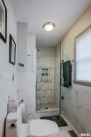 $339,000 | 285 Sally Holler Road, Harrisburg, IL 62946