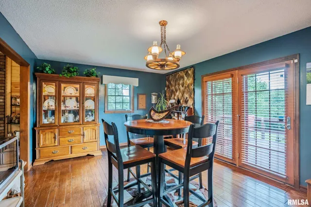 $339,000 | 285 Sally Holler Road, Harrisburg, IL 62946