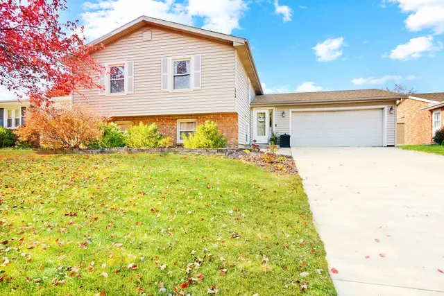 $265,000 | 1314 Nicki Drive, Bloomington, IL 61704