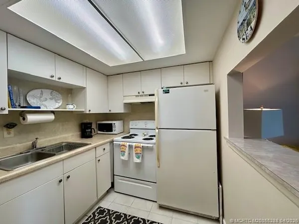 $1,750 | 2929 Southeast Ocean Boulevard, Unit 1132, Stuart, FL 34996