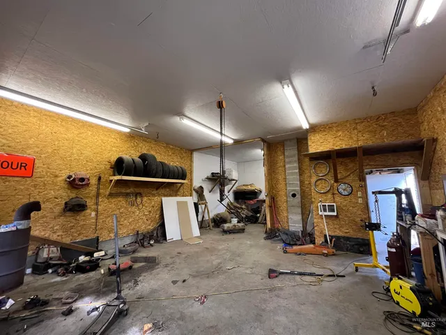 $455,000 | 1048 Reynolds Road, Princeton, ID 83857