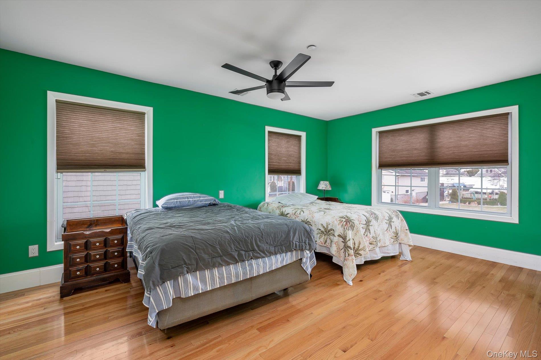 10 Delta Road Massapequa, NY 11758 - Photo 27 of 40