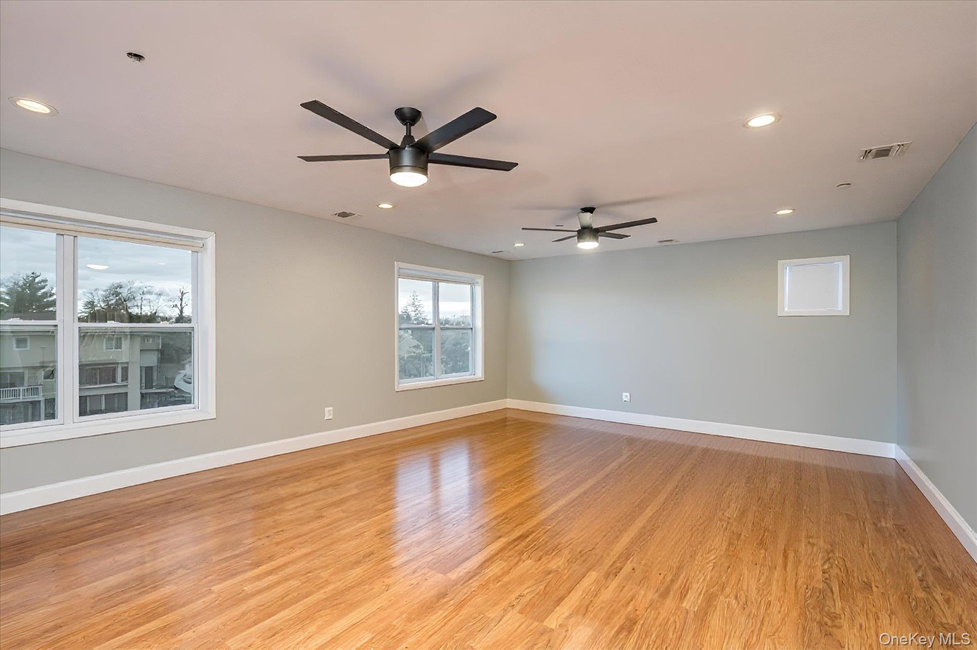 10 Delta Road Massapequa, NY 11758 - Photo 30 of 40
