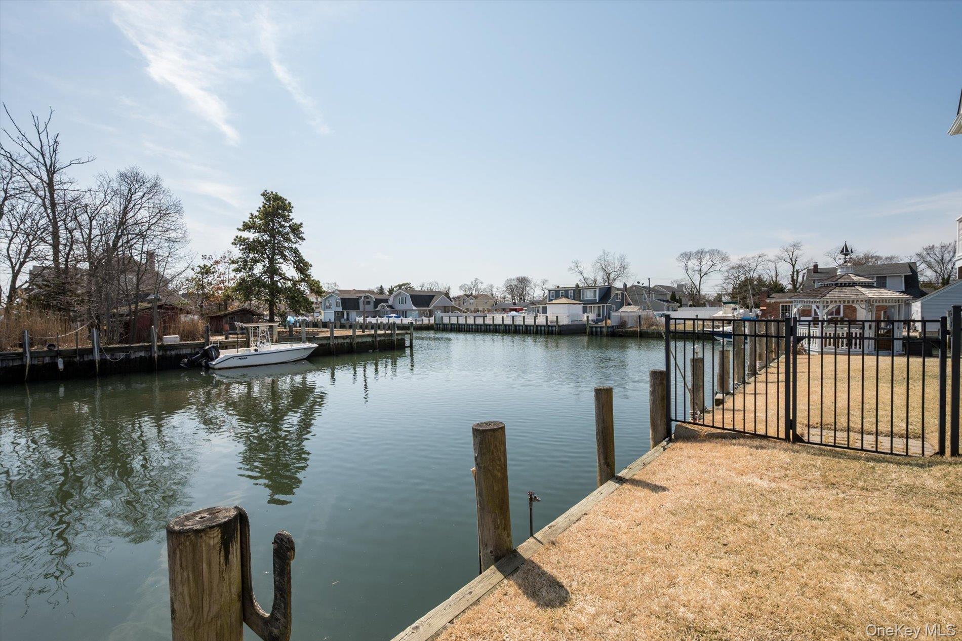 10 Delta Road Massapequa, NY 11758 - Photo 31 of 40