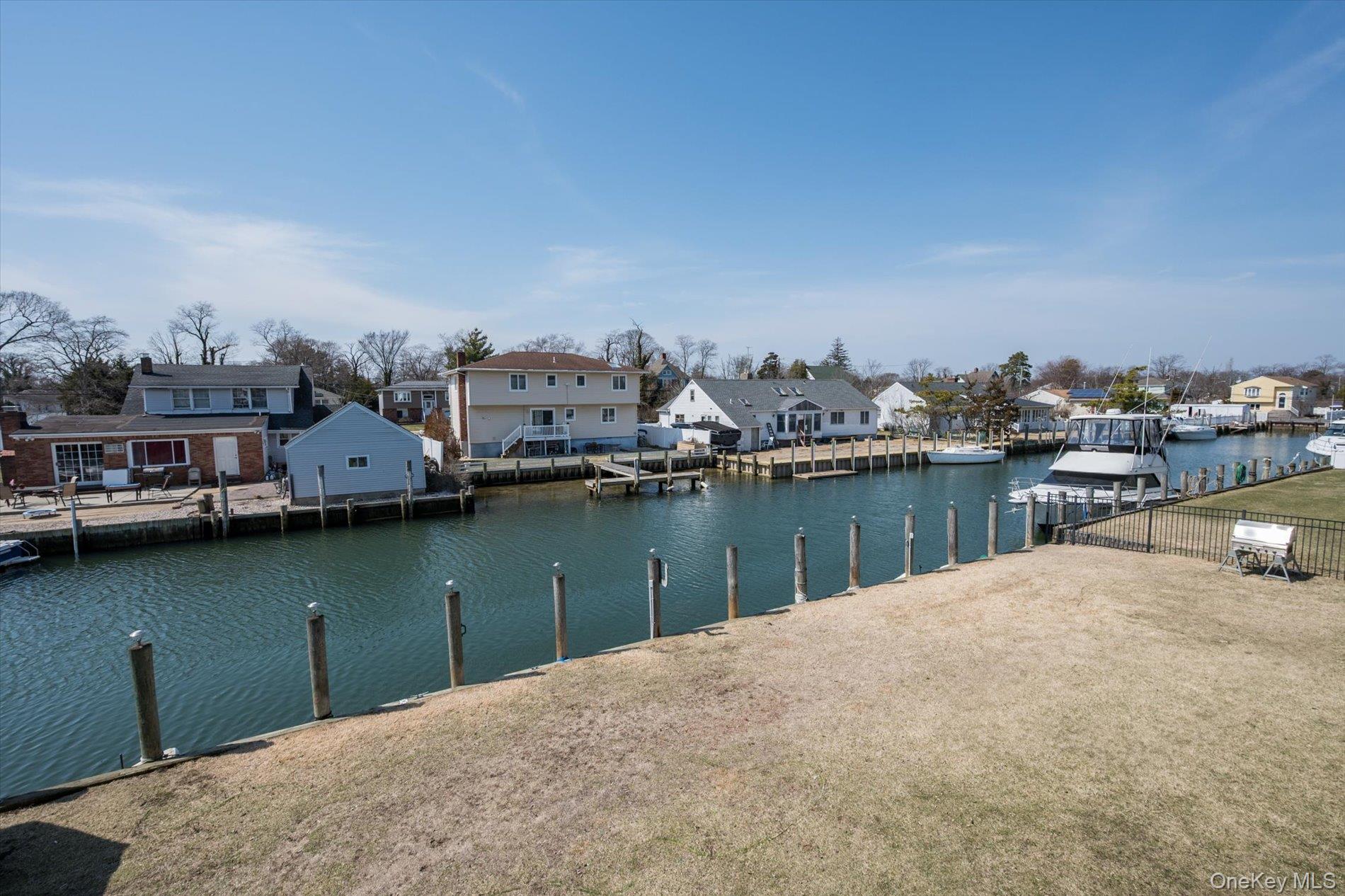 10 Delta Road Massapequa, NY 11758 - Photo 33 of 40