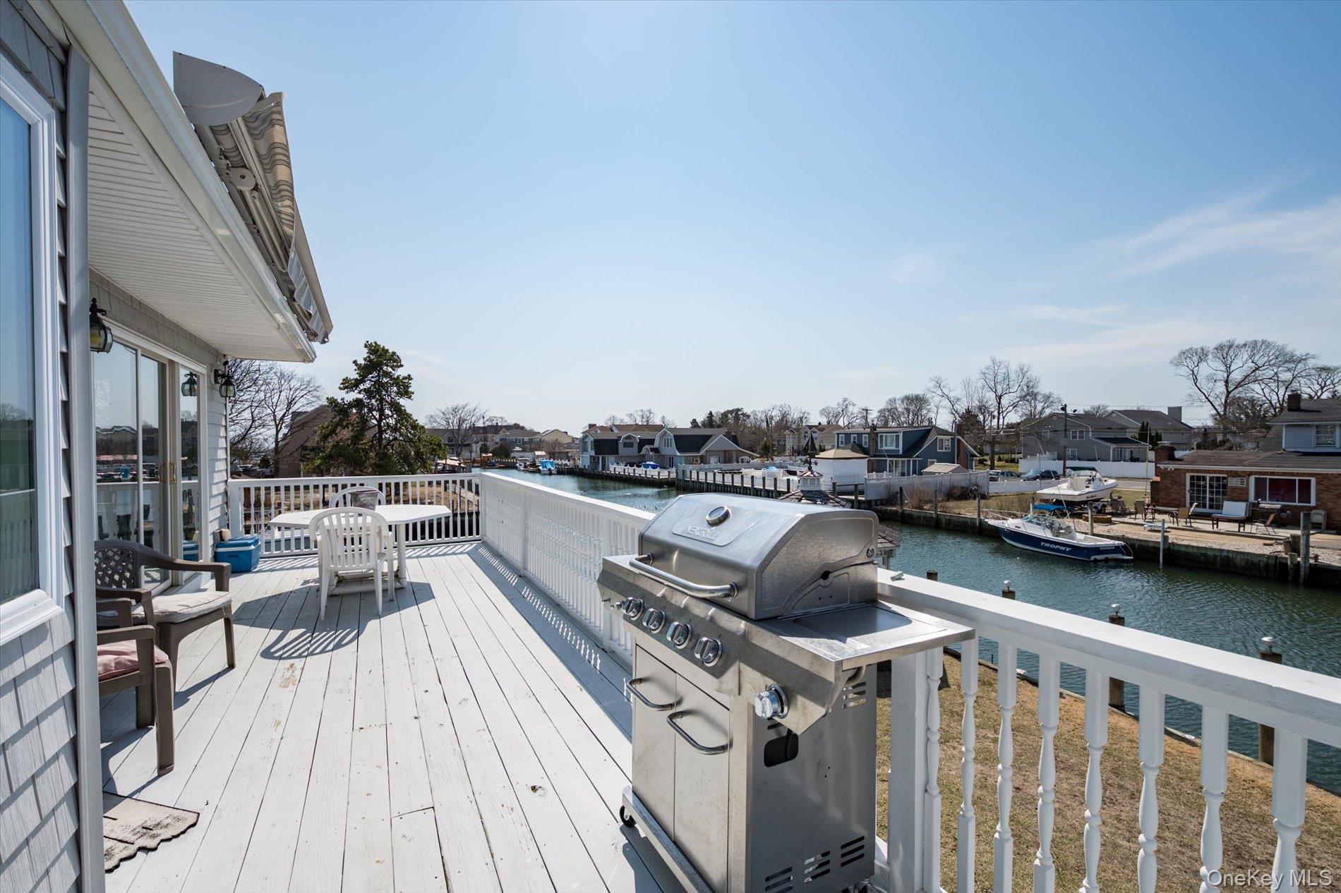 10 Delta Road Massapequa, NY 11758 - Photo 34 of 40