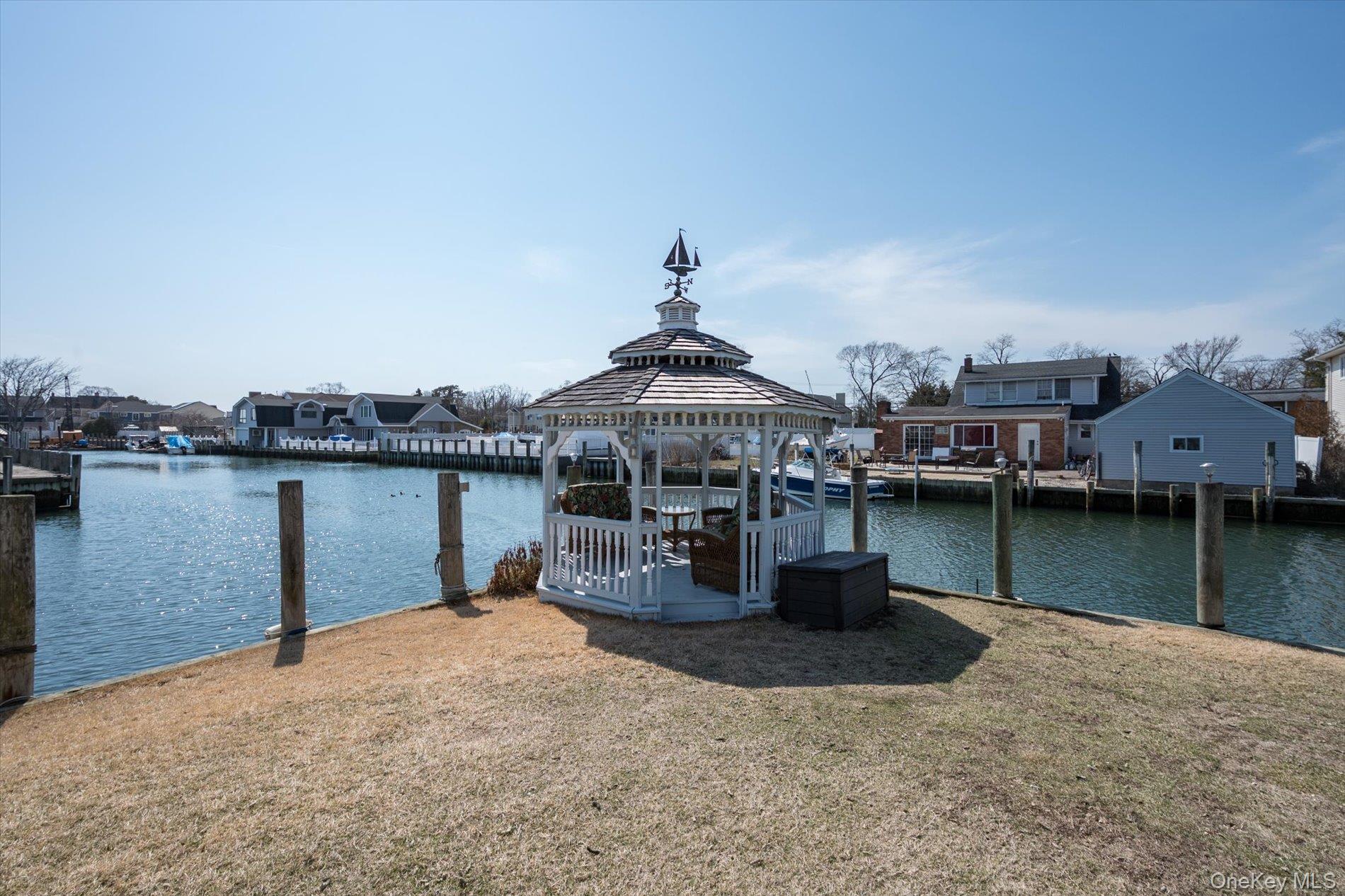 10 Delta Road Massapequa, NY 11758 - Photo 37 of 40