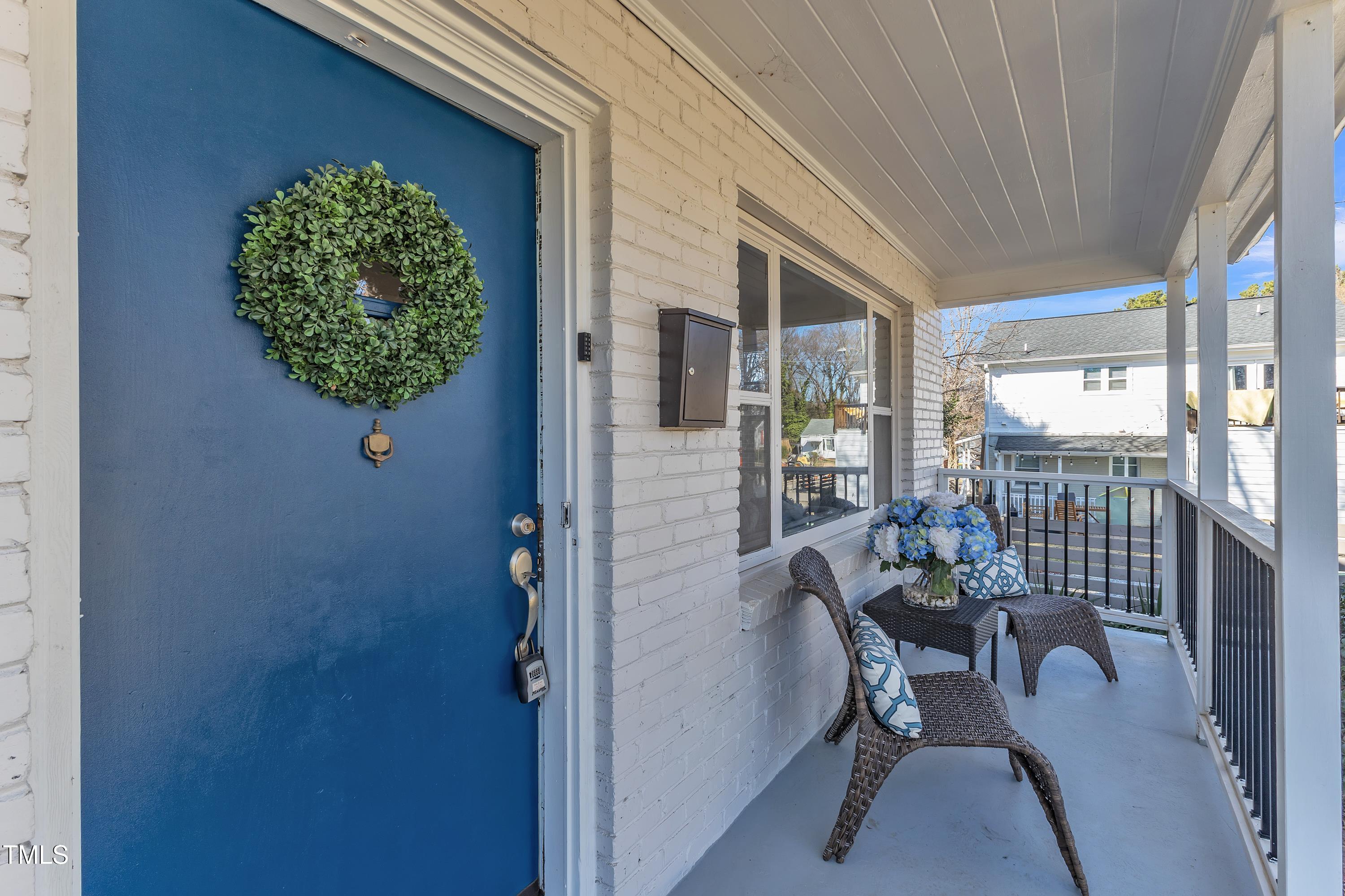 602 Quarry Street Raleigh, NC 27601 - Photo 5 of 49 a dining room with furniture and a potted plant