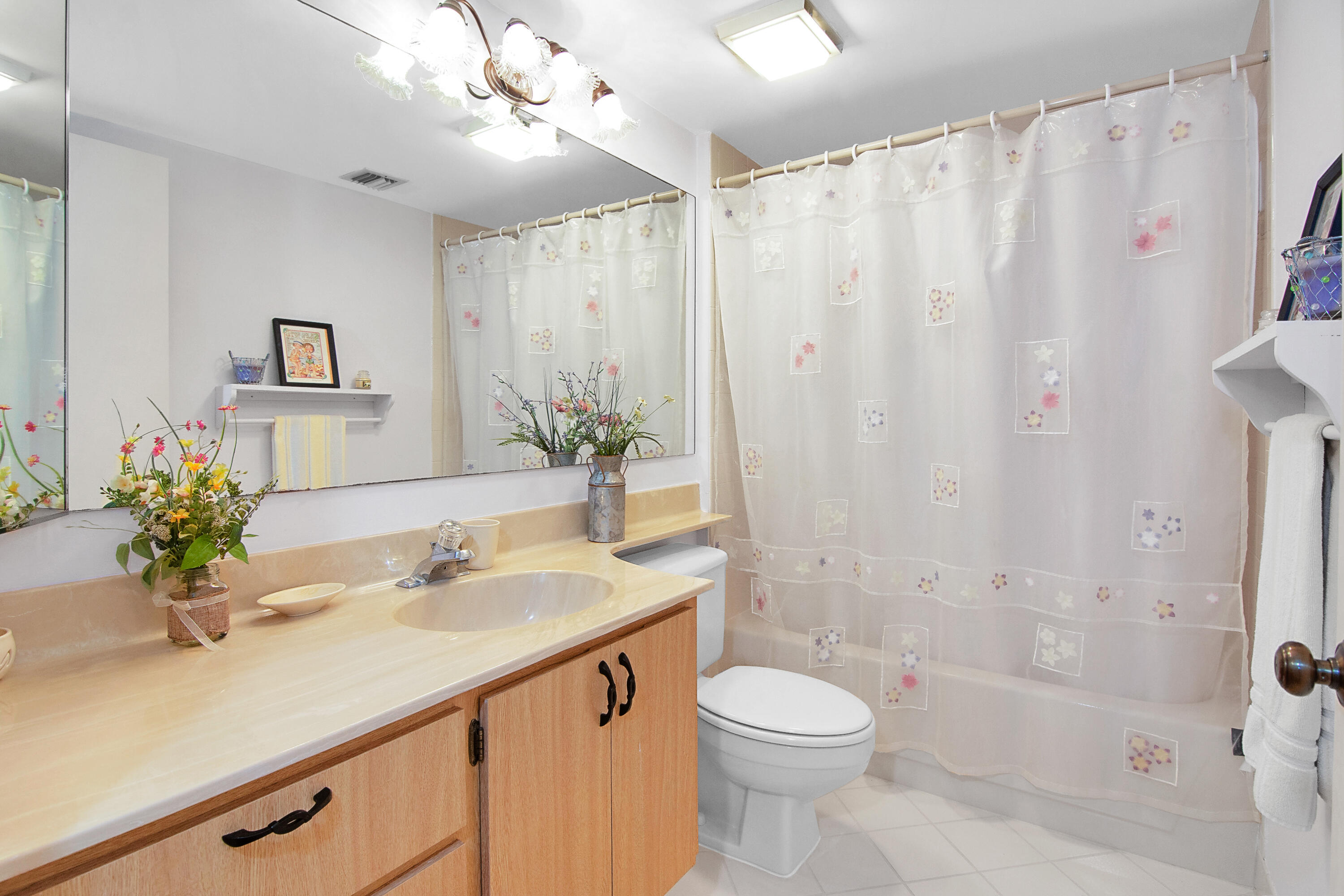 301 Ocean Bluffs Boulevard, Unit 102 Jupiter, FL 33477 - Photo 17 of 22 301 Ocean Bluffs Blv_102_018