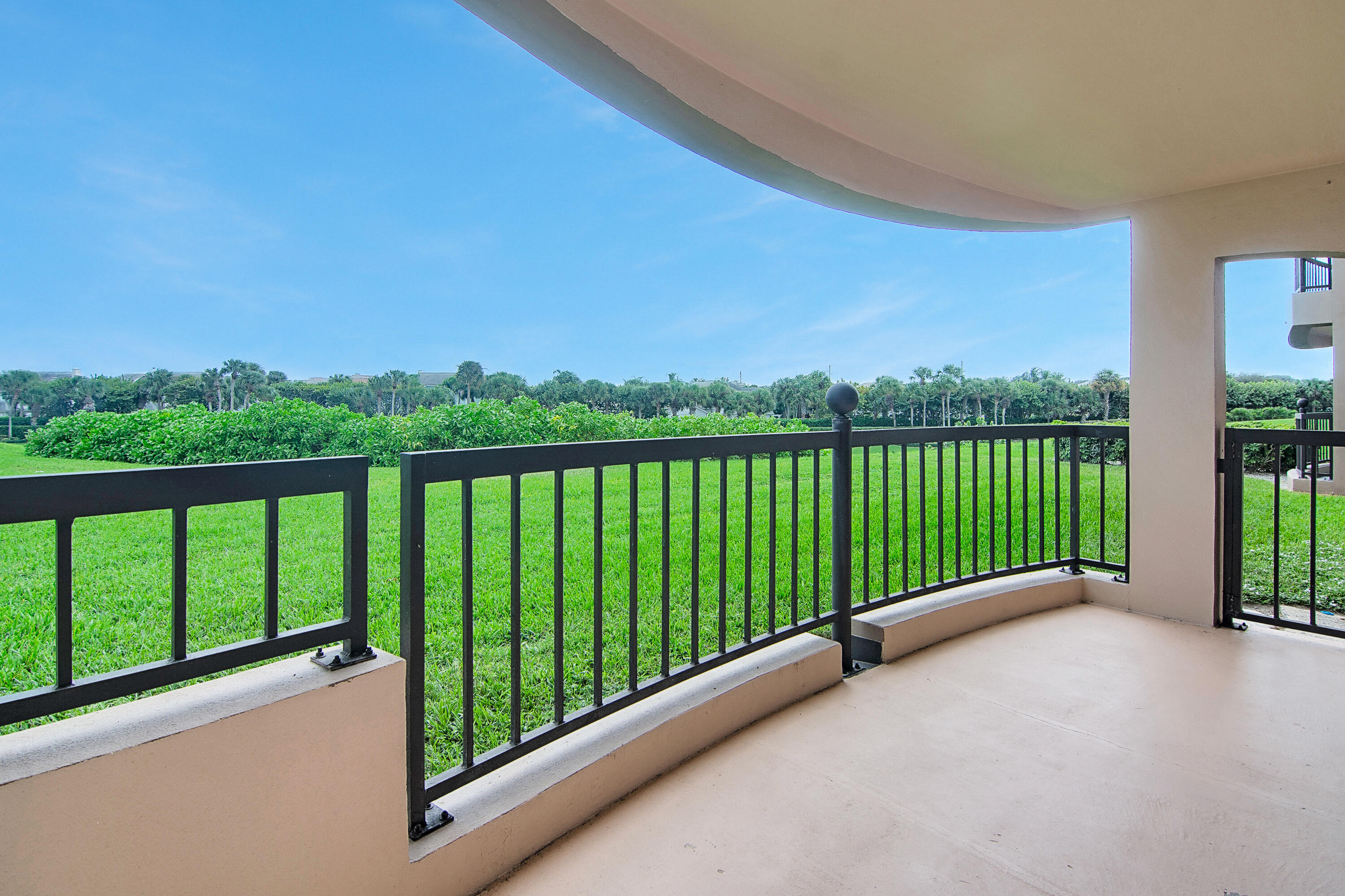 301 Ocean Bluffs Boulevard, Unit 102 Jupiter, FL 33477 - Photo 19 of 22 301 Ocean Bluffs Blv_102_020