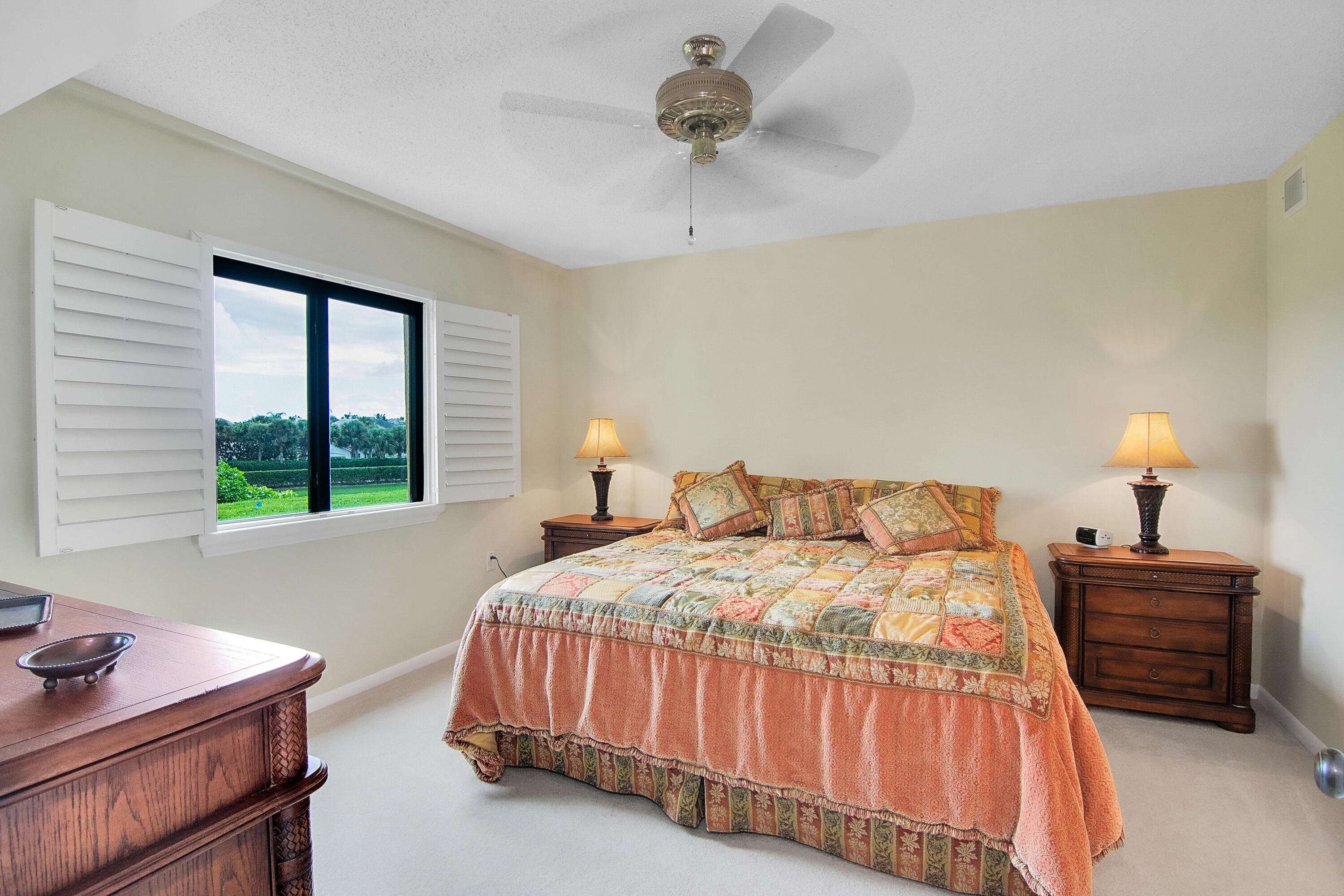 301 Ocean Bluffs Boulevard, Unit 102 Jupiter, FL 33477 - Photo 9 of 22 301 Ocean Bluffs Blv_102_010