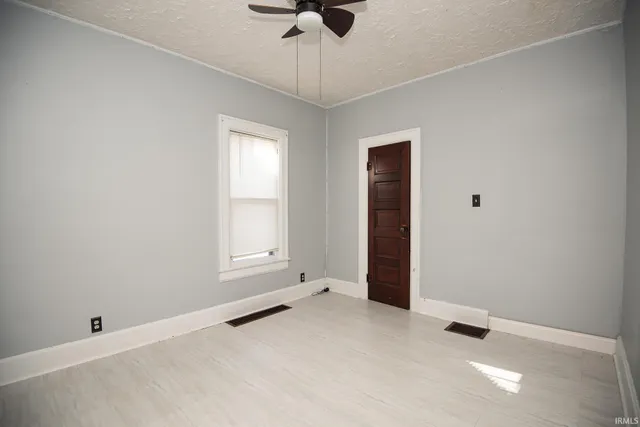 $129,900 | 607 Barnett Street, Vincennes, IN 47591