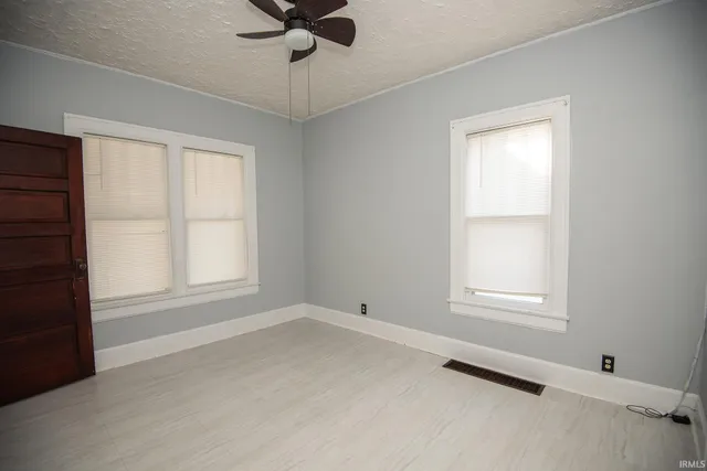 $129,900 | 607 Barnett Street, Vincennes, IN 47591