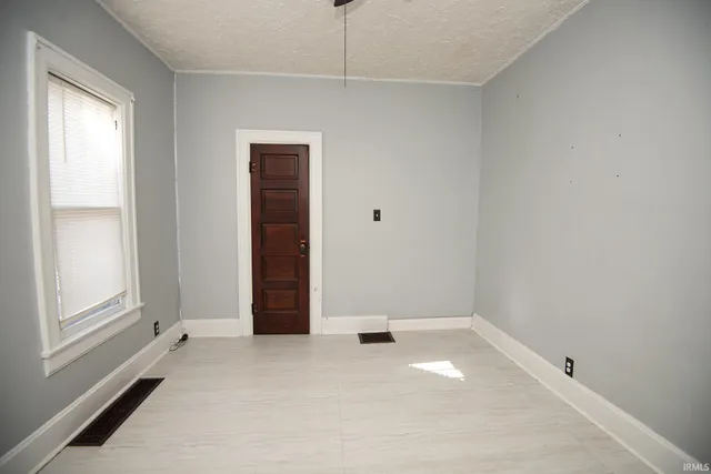 $129,900 | 607 Barnett Street, Vincennes, IN 47591