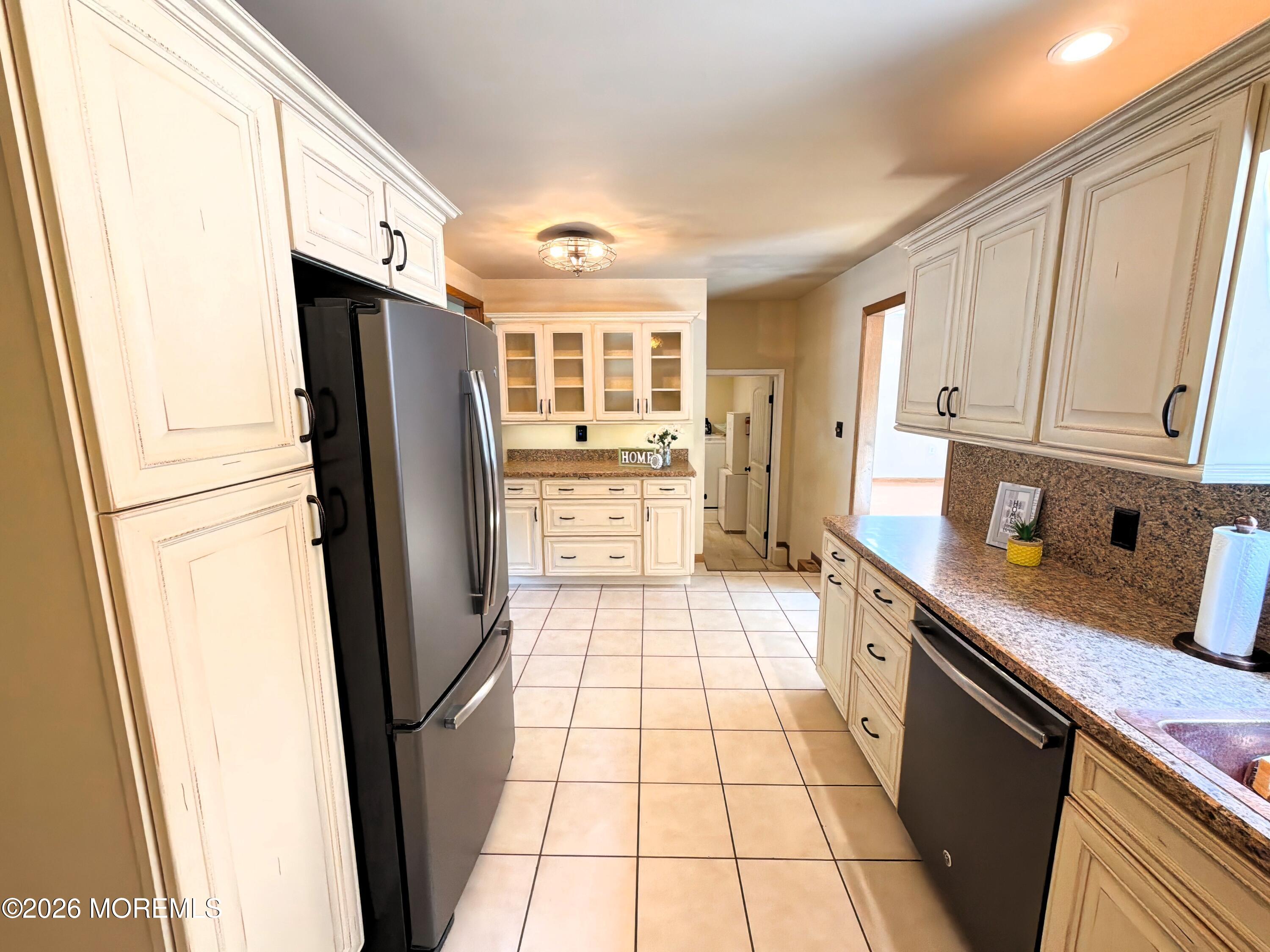 4 Glen Road Howell, NJ 07731 - Photo 11 of 48 4 Glen Rd Kitchen