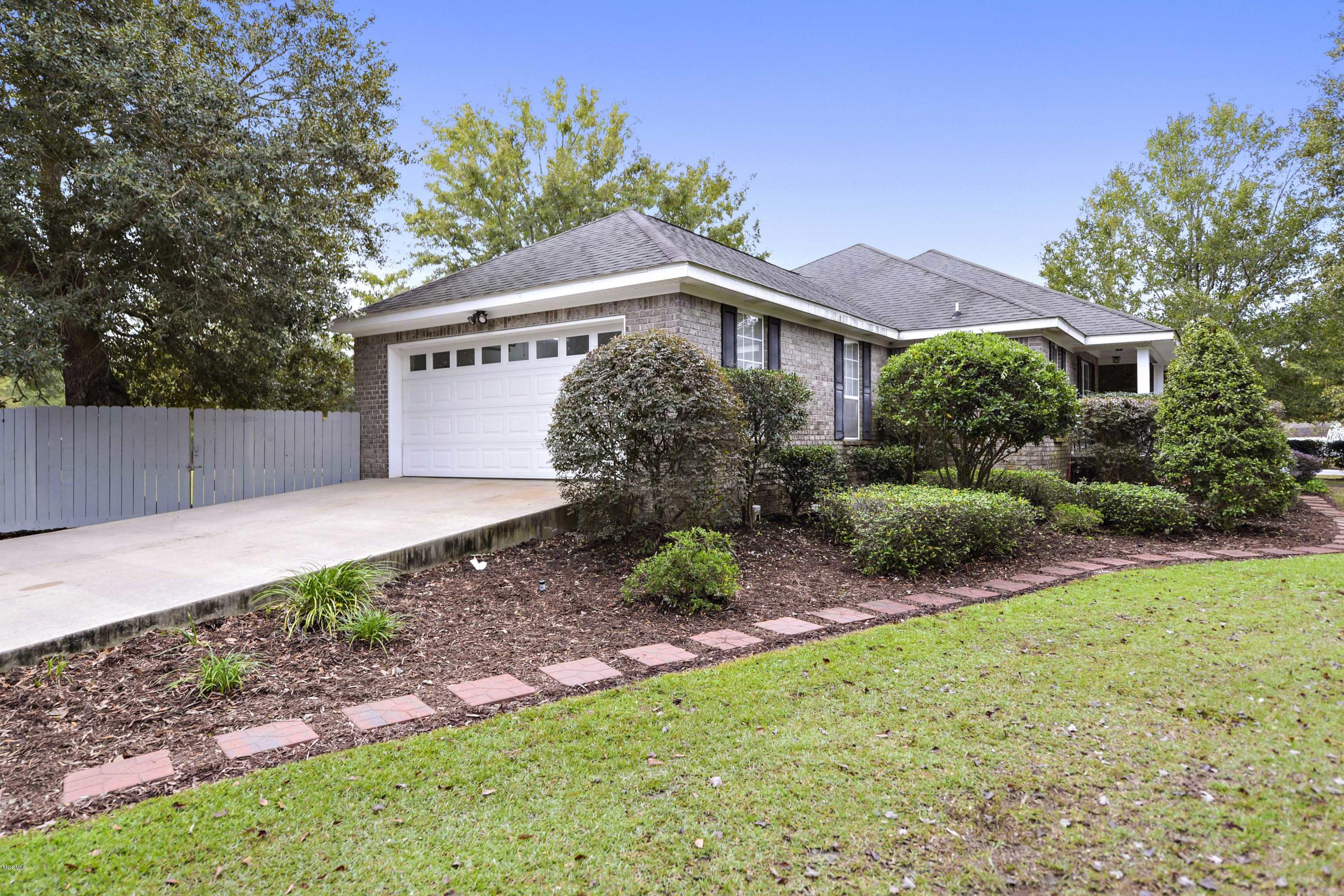 7801 Joe Fountain Road Ocean Springs, MS 39564 - Photo 3 of 48 003