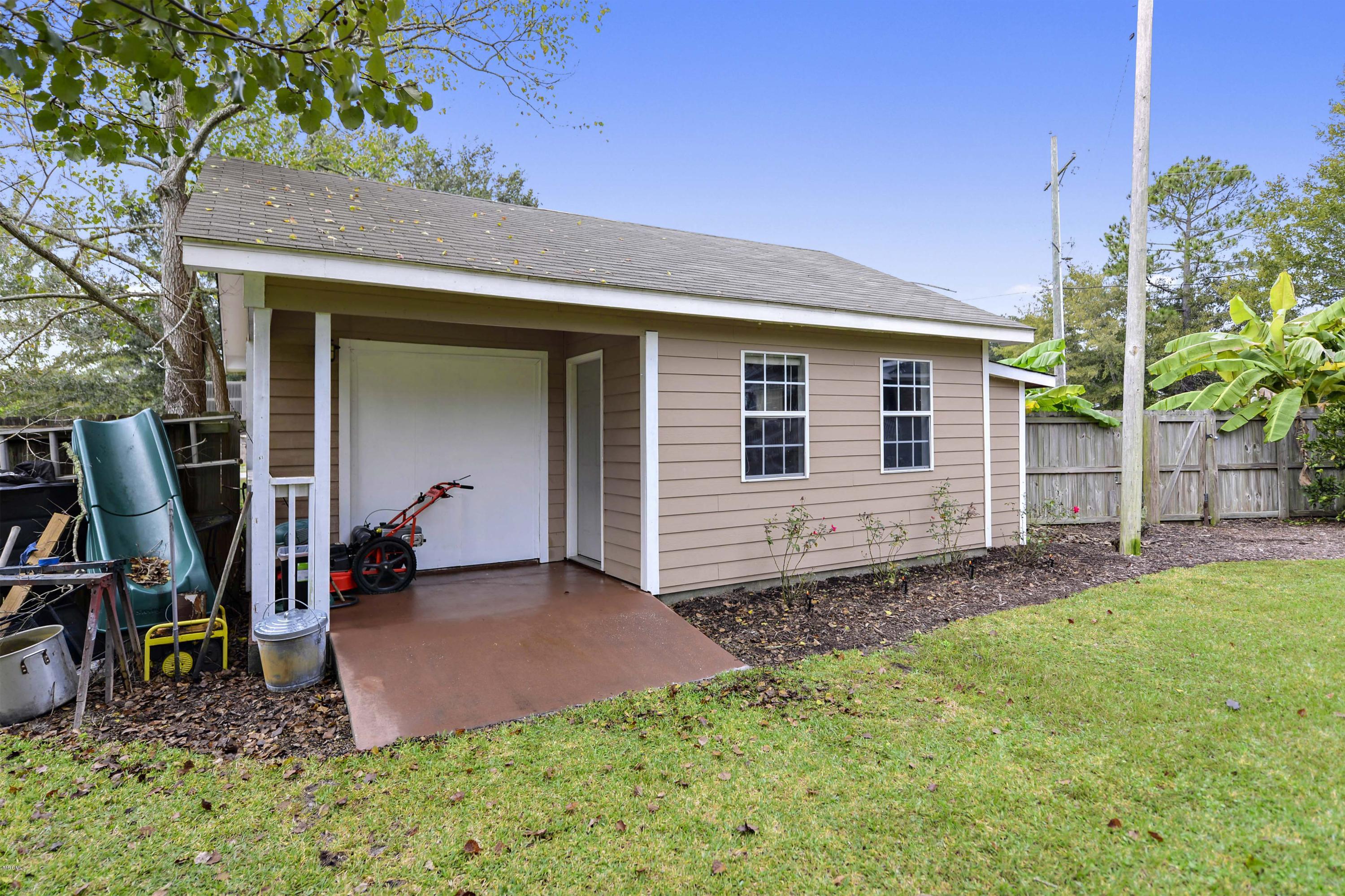 7801 Joe Fountain Road Ocean Springs, MS 39564 - Photo 34 of 48 034