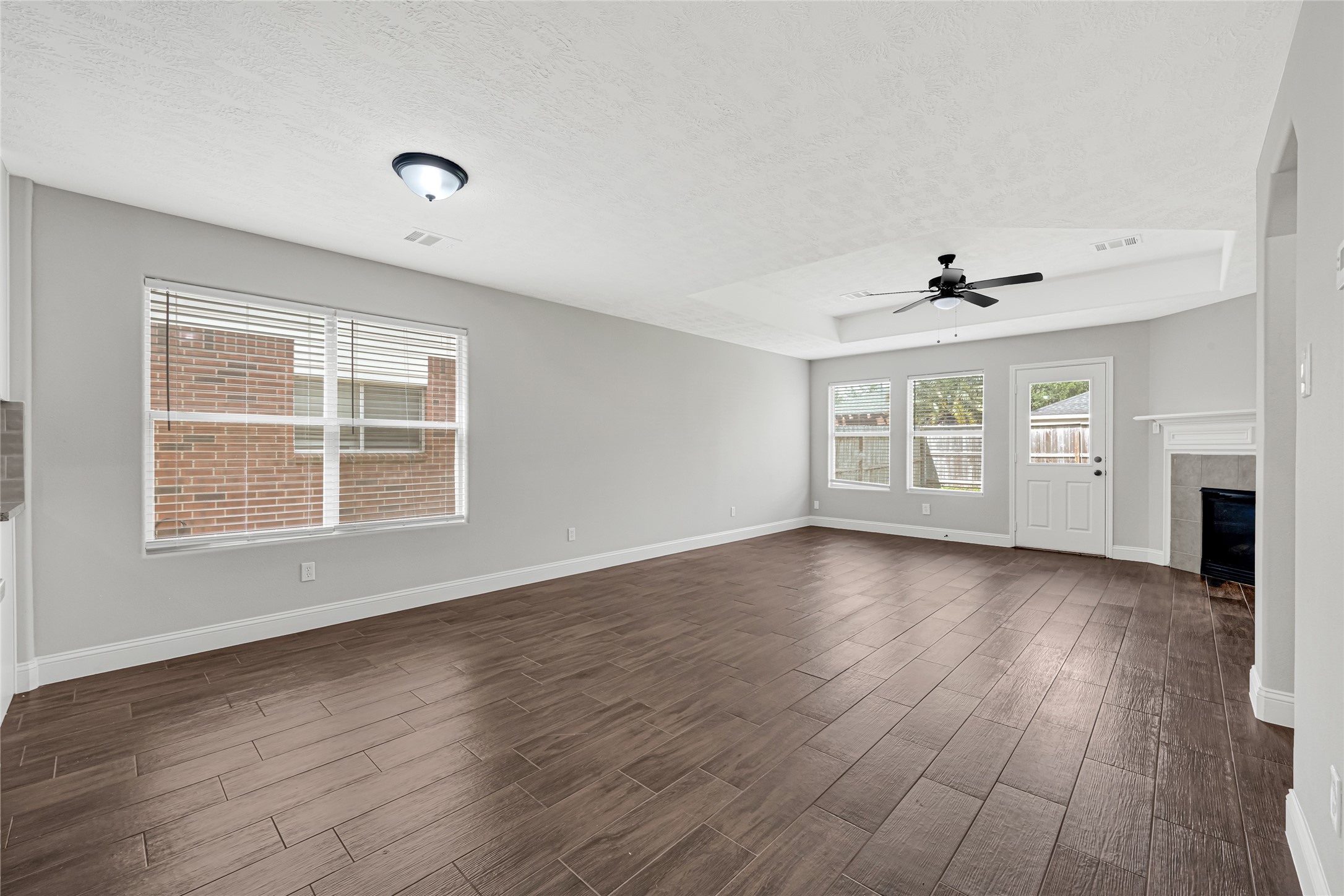 10406 Bentondale Lane Houston, TX 77075 - Photo 11 of 27