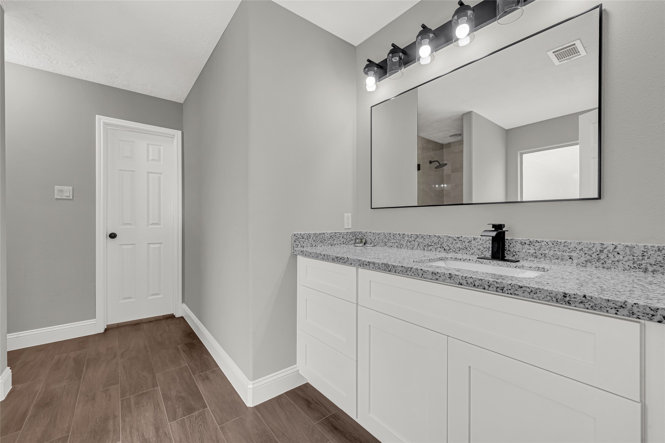 10406 Bentondale Lane Houston, TX 77075 - Photo 15 of 27