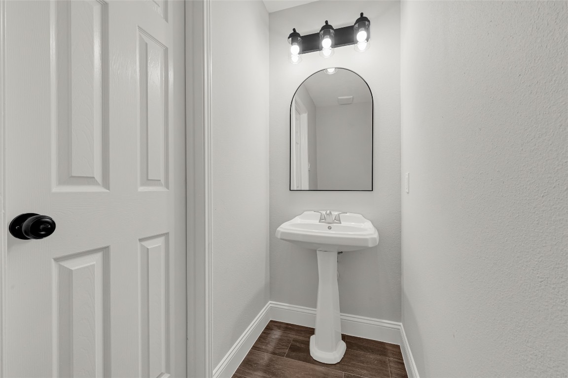 10406 Bentondale Lane Houston, TX 77075 - Photo 17 of 27