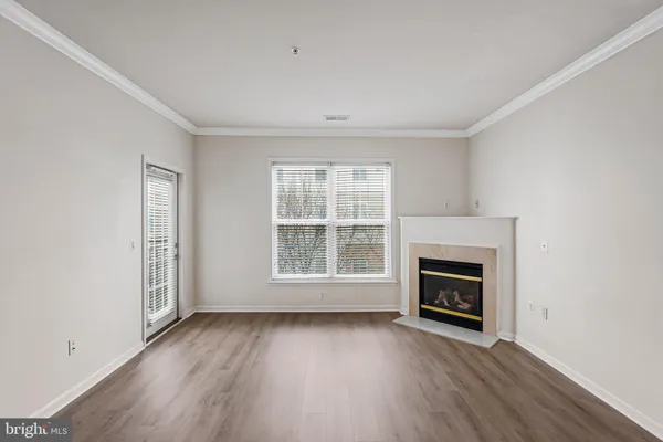 $1,900 | 3810 Lightfoot Street, Unit 308, Chantilly, VA 20151