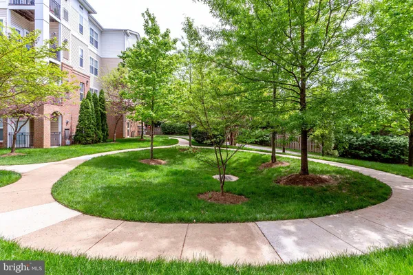 $1,900 | 3810 Lightfoot Street, Unit 308, Chantilly, VA 20151