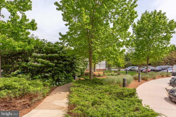 $1,900 | 3810 Lightfoot Street, Unit 308, Chantilly, VA 20151