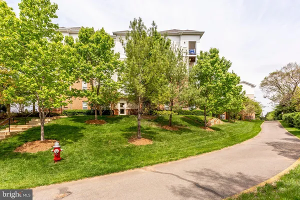 $1,900 | 3810 Lightfoot Street, Unit 308, Chantilly, VA 20151