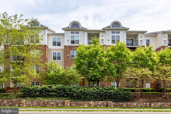 $1,900 | 3810 Lightfoot Street, Unit 308, Chantilly, VA 20151