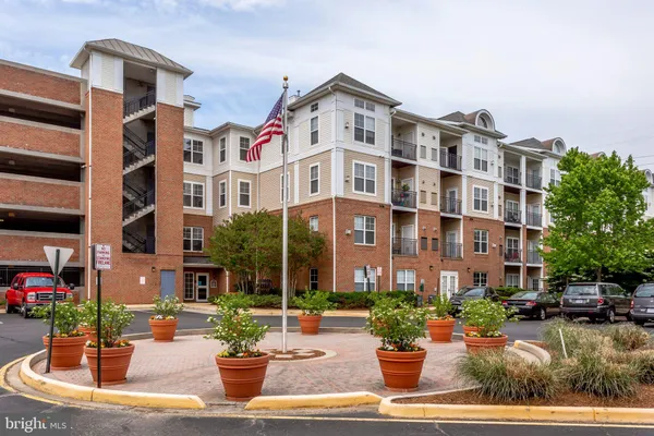 $1,900 | 3810 Lightfoot Street, Unit 308, Chantilly, VA 20151
