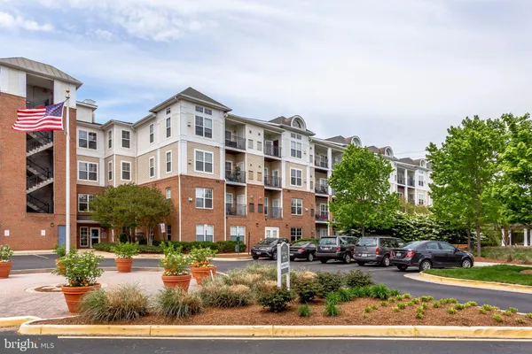 $1,900 | 3810 Lightfoot Street, Unit 308, Chantilly, VA 20151