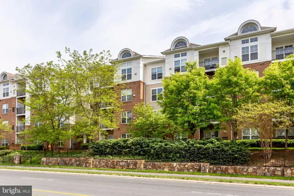 $1,900 | 3810 Lightfoot Street, Unit 308, Chantilly, VA 20151