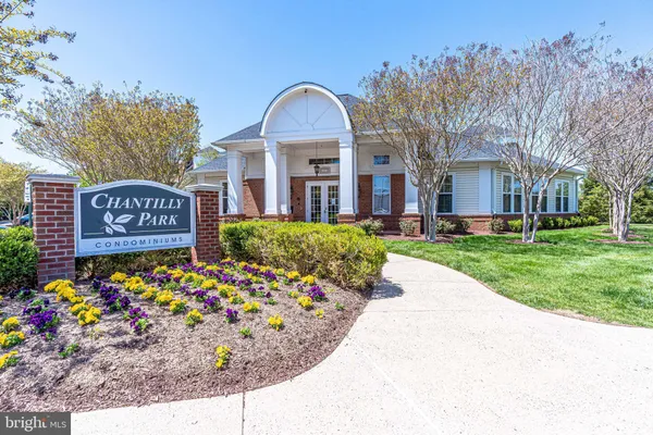 $1,900 | 3810 Lightfoot Street, Unit 308, Chantilly, VA 20151
