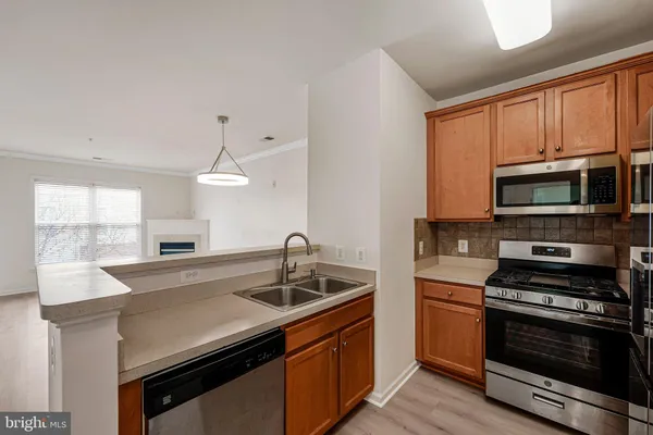 $1,900 | 3810 Lightfoot Street, Unit 308, Chantilly, VA 20151