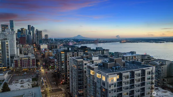 $355,000 | 2801 1st Avenue, Unit 612, Seattle, WA 98121