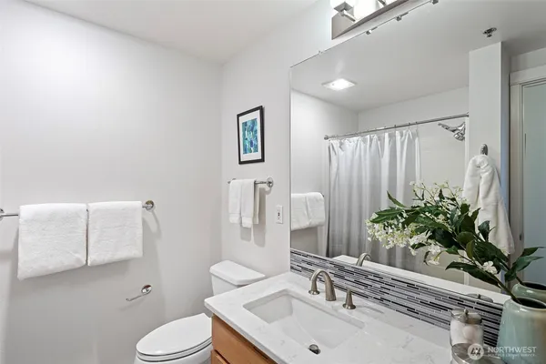 $355,000 | 2801 1st Avenue, Unit 612, Seattle, WA 98121