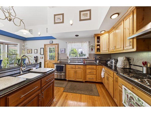 63697 Isthmus Heights Road Coos Bay, OR 97420 - Photo 14 of 45 Kitchen